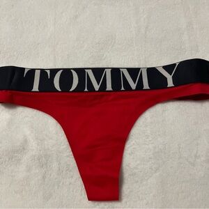 Red thong Tommy Hilfiger XS